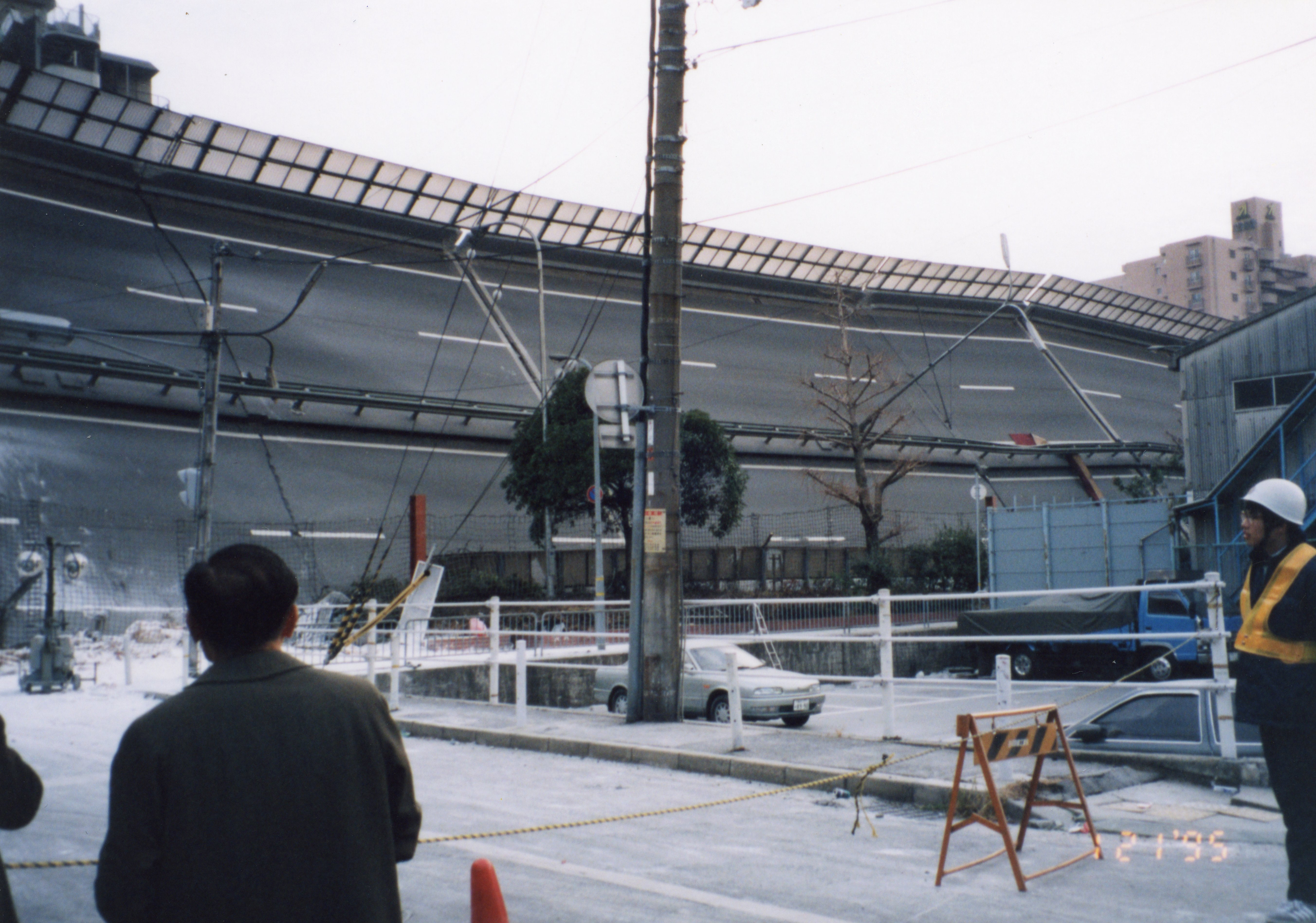 倒壊した阪神高速